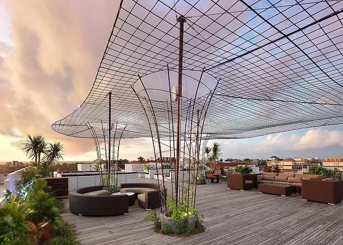 Hotel The Akmani 4*