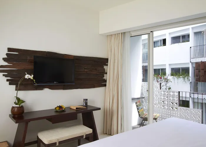 The Akmani Hotel